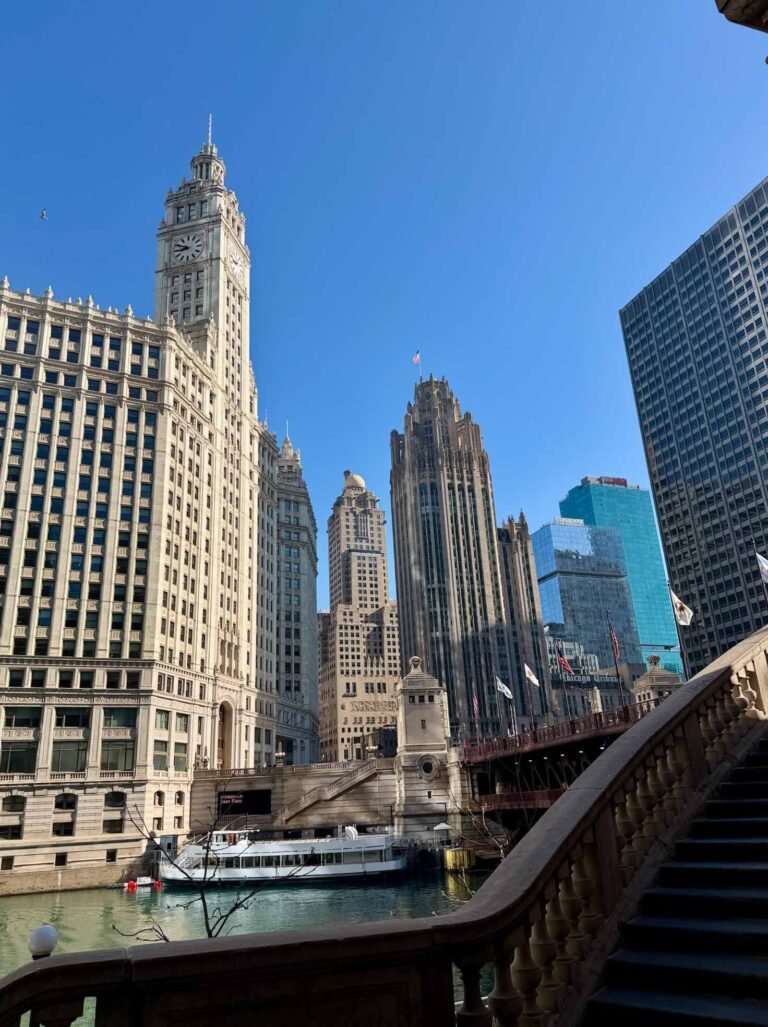 Chicago-skyline-River-Walk-Barbara-Rozgonyi